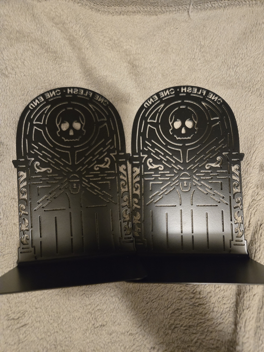 The Locked Tomb Bookends - Illumicrate
